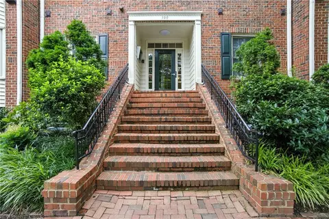 300 Yarmouth St #318, Norfolk, VA 23510