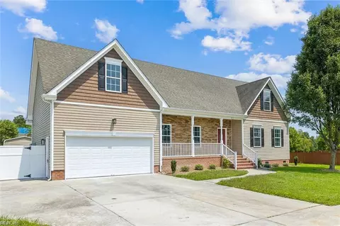 813 Dawson Cir, Chesapeake, VA 23322