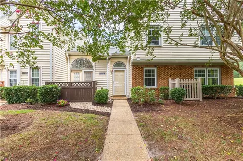 1009 Saint Andrews Way #B, Chesapeake, VA 23320