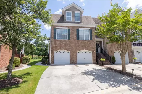 4557 Leamore Square Rd #221, Virginia Beach, VA 23462