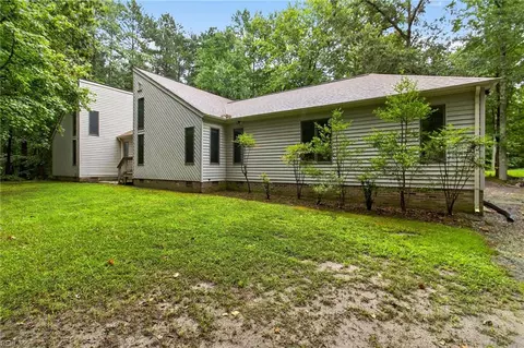 4618 Hill Trl, Gloucester, VA 23061