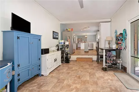 Entry Way - 2021 Christopher Dr, Chesapeake, VA 23321 photo 2 of 2