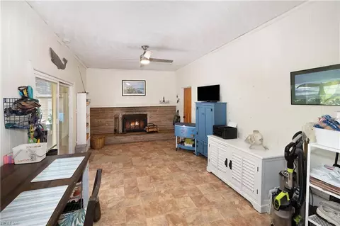 Living - 2021 Christopher Dr, Chesapeake, VA 23321 photo 3 of 3