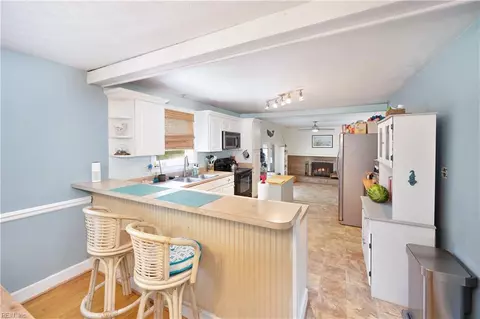 Kitchen - 2021 Christopher Dr, Chesapeake, VA 23321 photo 2 of 3