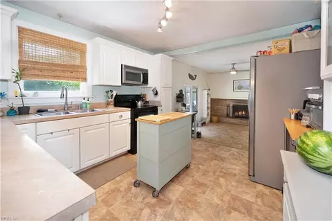Kitchen - 2021 Christopher Dr, Chesapeake, VA 23321 photo 1 of 3