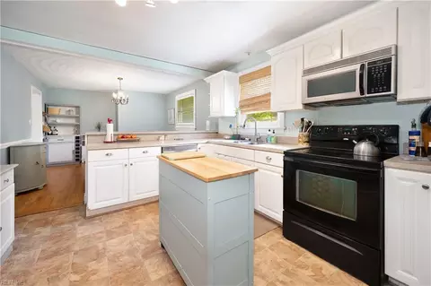 Kitchen - 2021 Christopher Dr, Chesapeake, VA 23321 photo 3 of 3