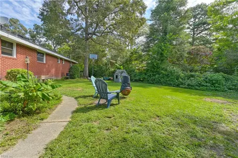 Exterior - 2021 Christopher Dr, Chesapeake, VA 23321 photo 11 of 11
