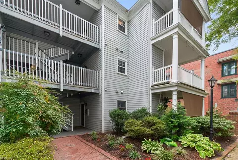 341 London St, Portsmouth, VA 23704