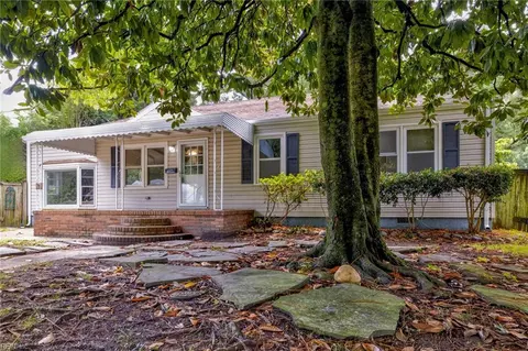 2905 Mars St, Virginia Beach, VA 23452