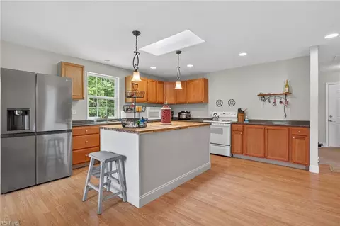 803 Gallbush Rd, Chesapeake, VA 23322