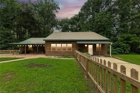 6728 Mill Creek Dr, Zuni, VA 23898