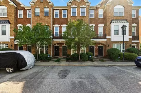 646 Claire Ln, Newport News, VA 23602