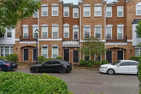 626 Claire Ln, Newport News, VA 23602