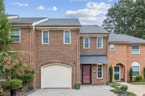 920 Poquoson Cir, Virginia Beach, VA 23452