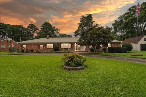 4312 Country Club Cir, Virginia Beach, VA 23455
