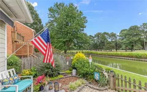 4805 Kempsville Greens Pw Pkwy, Virginia Beach, VA 23462