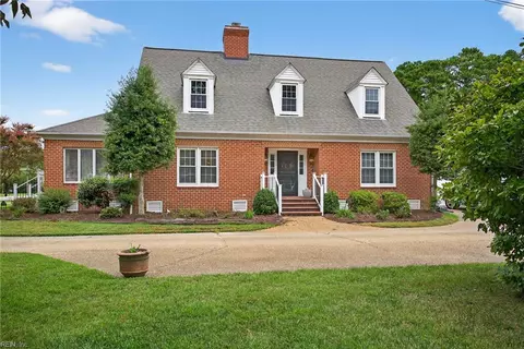 194 Beach Rd #B, Hampton, VA 23664