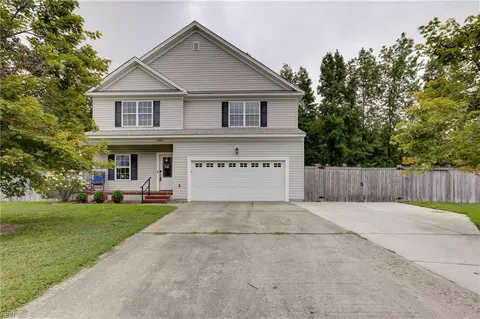 1033 Robert Welch Ln, Chesapeake, VA 23320