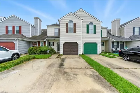 150 E Wexford Dr, Suffolk, VA 23434