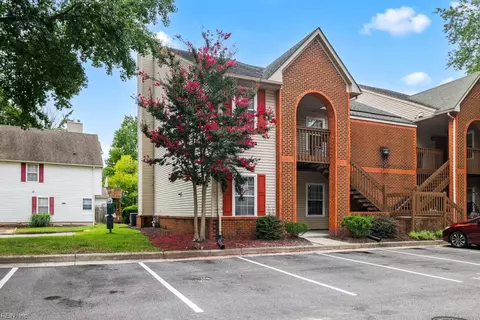801 Gas Light Ln, Virginia Beach, VA 23462