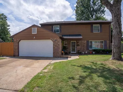 1505 Amberley Forest Rd, Virginia Beach, VA 23453