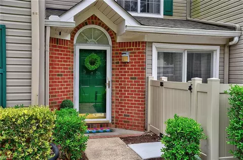 3853 Lasalle Dr #109, Virginia Beach, VA 23453