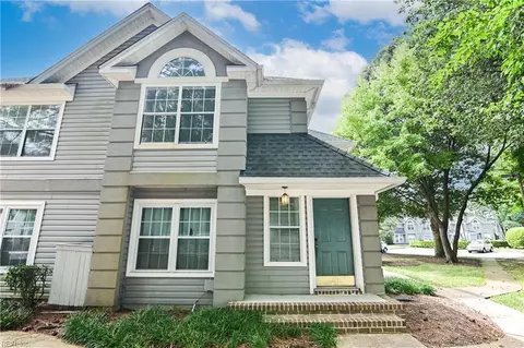 1010 Rue Marseille, Chesapeake, VA 23320