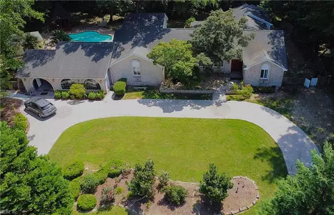 1413 W Little Neck Rd, Virginia Beach, VA 23452