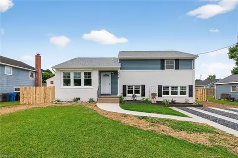 5541 Forest View Dr, Virginia Beach, VA 23455