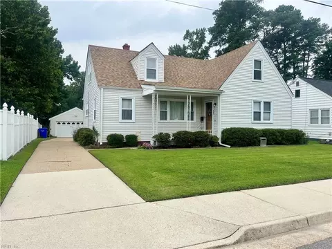 945 Hugo St, Norfolk, VA 23513