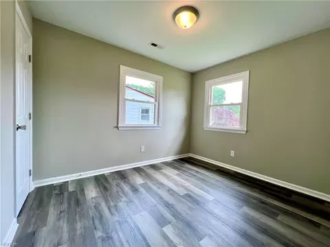 5108 Hazelwood Rd, Hampton, VA 23605 photo 18