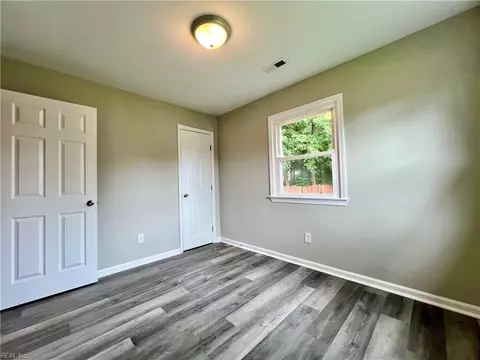 5108 Hazelwood Rd, Hampton, VA 23605 photo 15