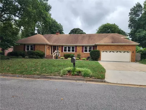 904 Fairmeade Dr, Virginia Beach, VA 23464