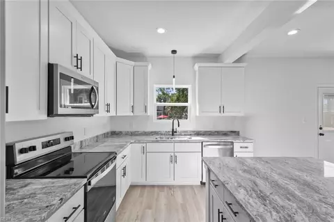 308 Bidwell St, Suffolk, VA 23434