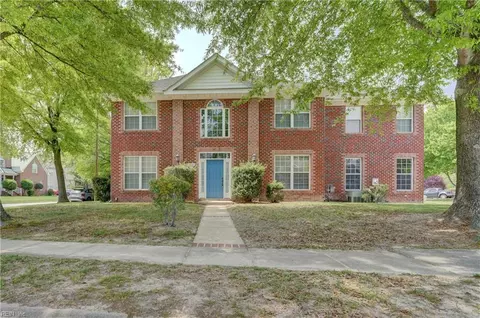 5111 S Links Cir, Suffolk, VA 23435