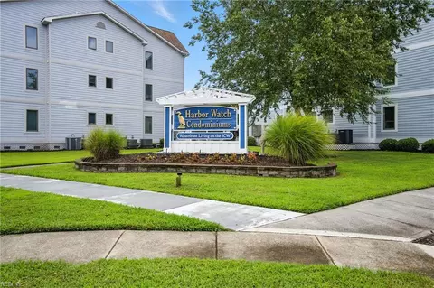 2 Harbor Watch Dr #718, Chesapeake, VA 23320