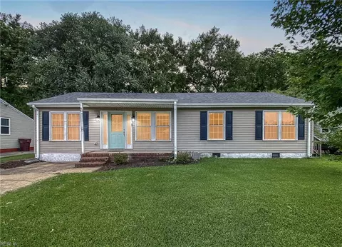 1068 Saint Julian Dr, Chesapeake, VA 23323
