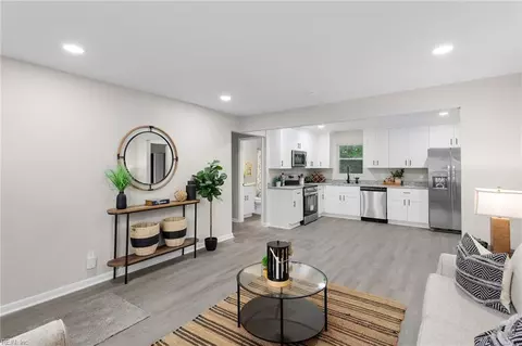 1215 Alcindor Rd, Portsmouth, VA 23701