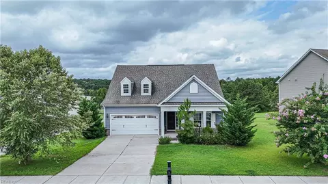 306 Oak Hill Ln, Smithfield, VA 23430