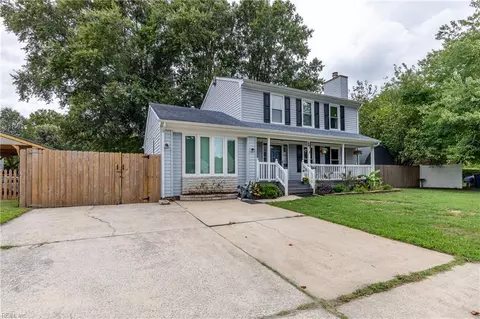 708 Glen Oak Xing, Chesapeake, VA 23323
