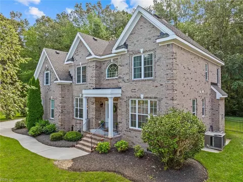 405 Beacon Key Ct, Chesapeake, VA 23322