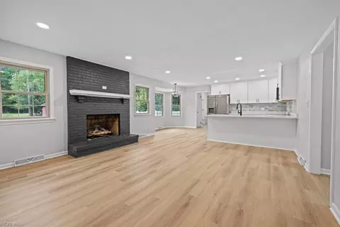 3708 Douglas Rd, Chesapeake, VA 23322