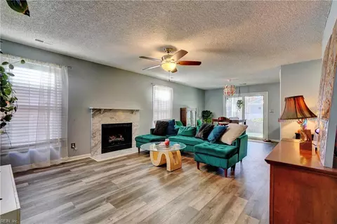 333 London St, Portsmouth, VA 23704