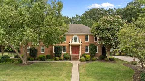 113 Golden Maple Dr, Chesapeake, VA 23322