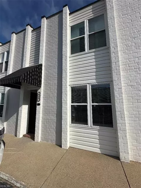 919 Pacific Ave #B, Virginia Beach, VA 23451