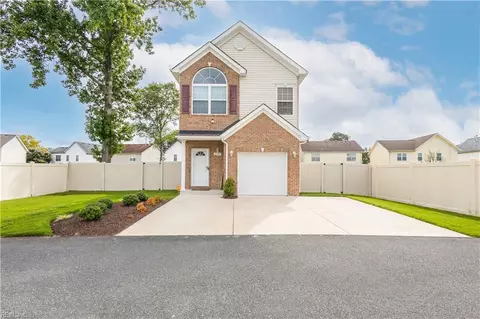 221 Seren Dr, Chesapeake, VA 23325