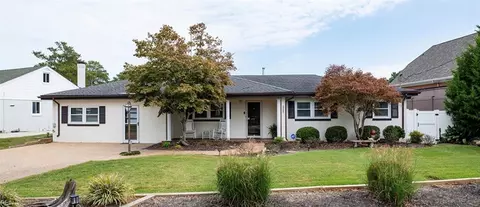 2008 Absalom Dr, Virginia Beach, VA 23451