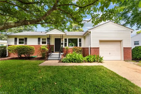 5560 Shadowwood Dr, Virginia Beach, VA 23455