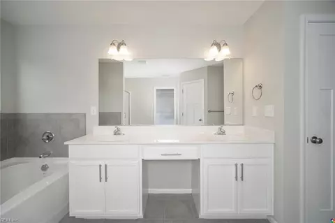 Bath - 2239 Captiva Ln, Chesapeake, VA 23321 photo 5 of 5