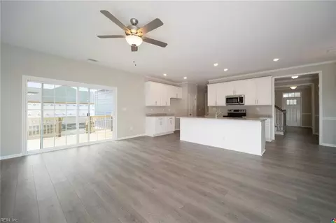 Living - 2239 Captiva Ln, Chesapeake, VA 23321 photo 1 of 4